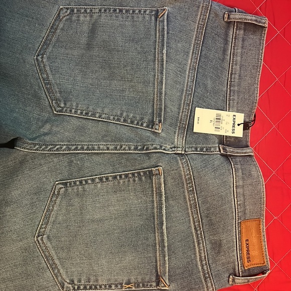 Rare find! NWT Express women’s stretch jeans with unique zipper details! - Picture 3 of 4